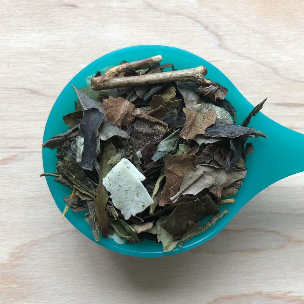 https://teainspoons.com/wp-content/uploads/2023/05/PlumDeluxeTea_Coco-Mango-Dream-White_spoon-1024x1024.jpg