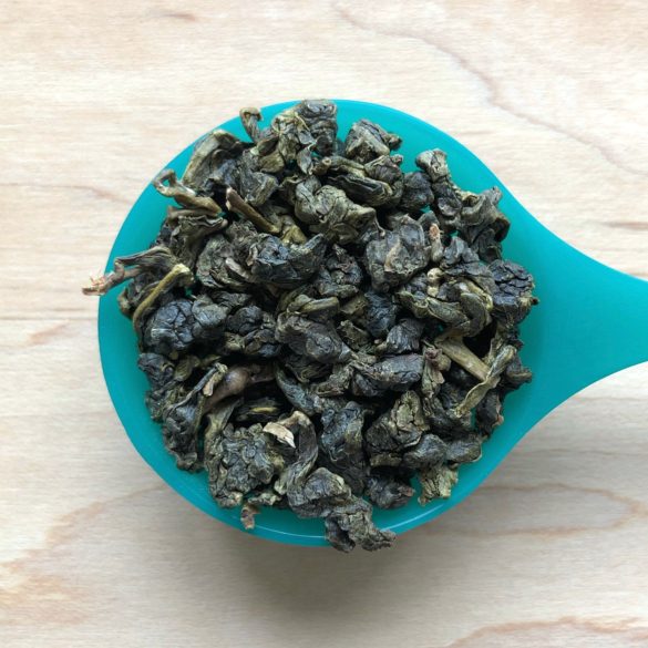 WhatCha's Taiwan Four Seasons Oolong Tea Tea Review Tea in Spoons